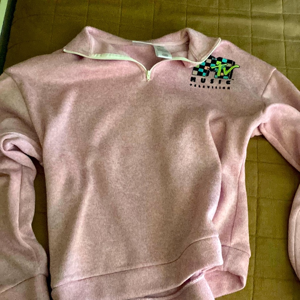 Mtv sweater